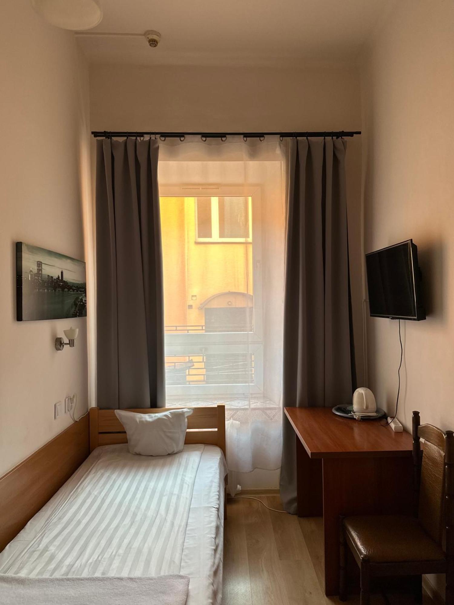 Hotel Haga Częstochowa Esterno foto
