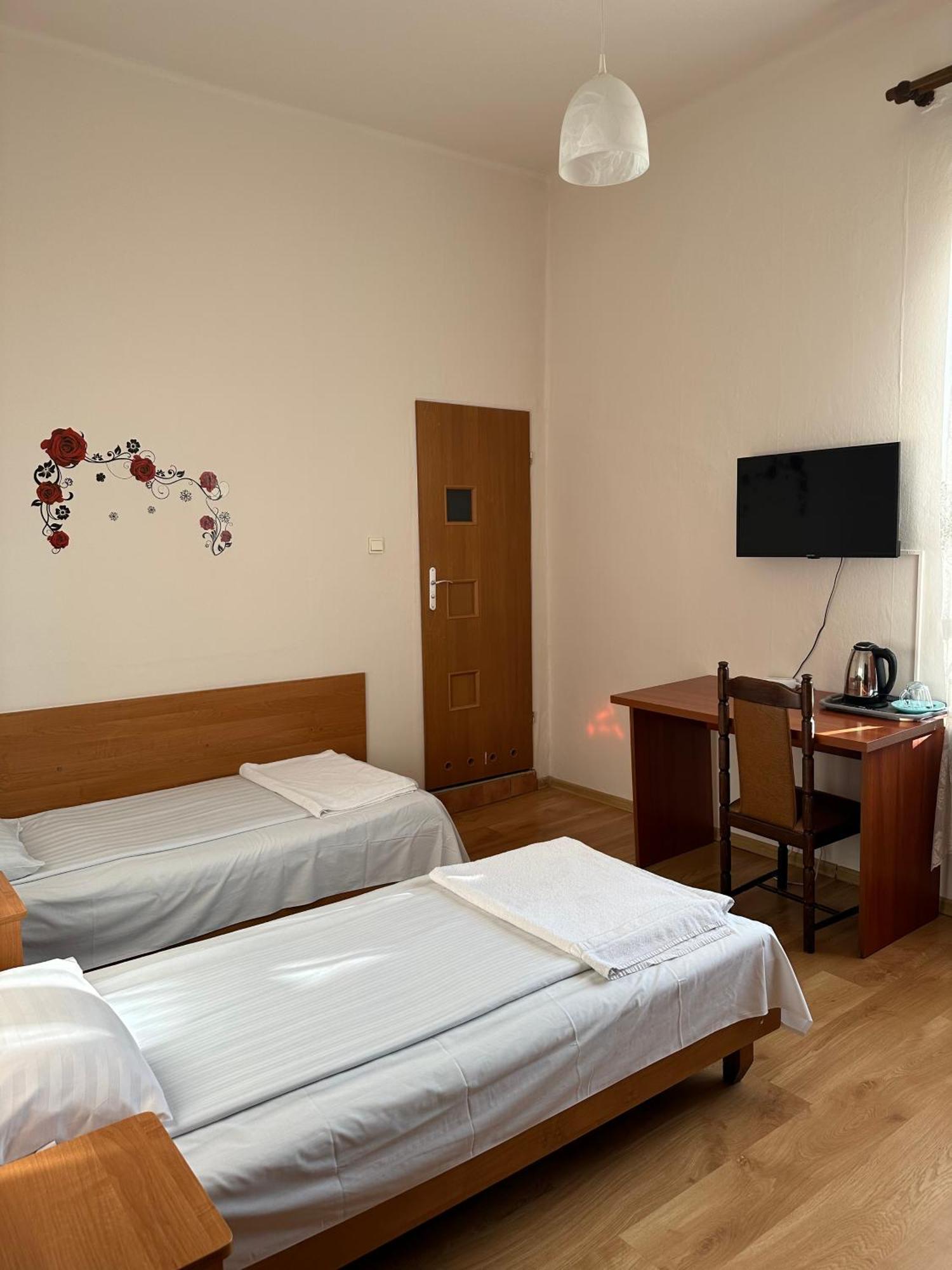 Hotel Haga Częstochowa Esterno foto